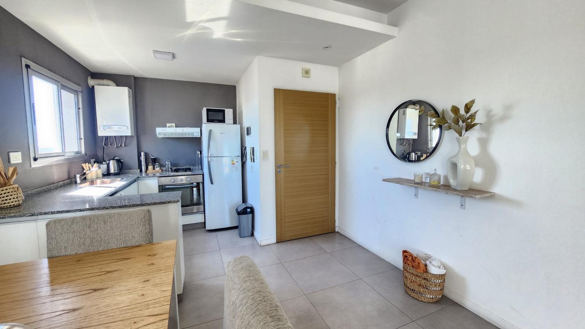 Dos ambientes en alquiler temporal | Lomitas piso 14