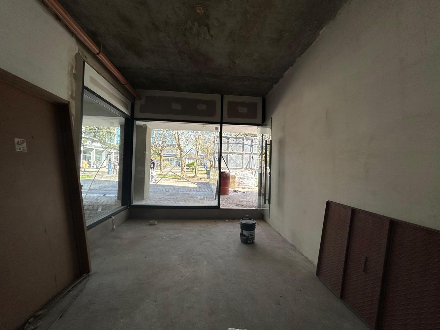 local comercial en alquiler en Agora I, Camaño