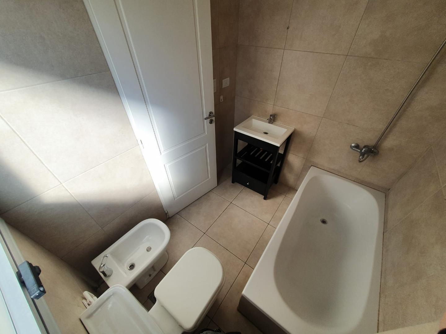 Departamento en Alquiler con 1 cocheras