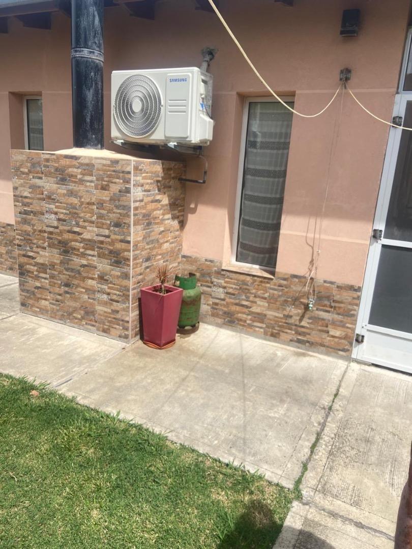 Casa 3 ambientes con 2 baños