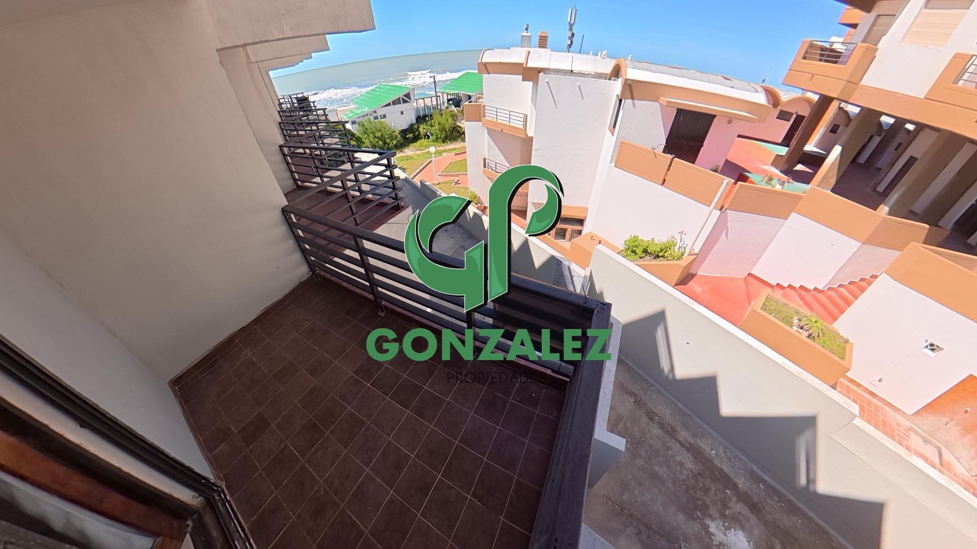 Duplex frente al mar  con cochera cubierta