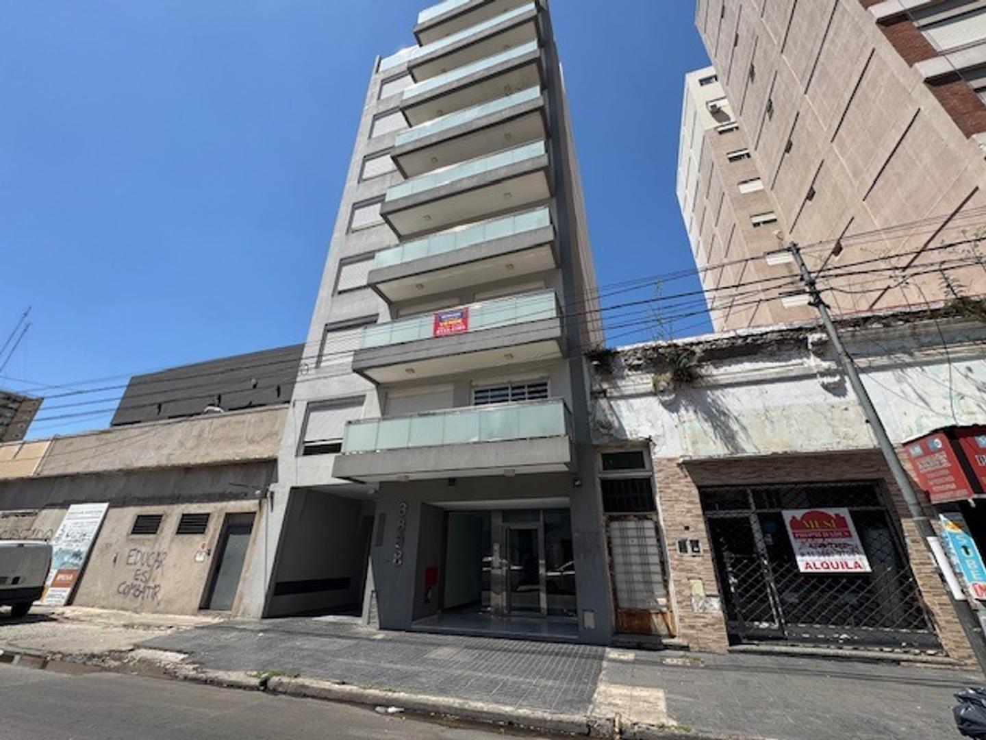 EN VENTA MONOAMBIENTE  SAN MARTIN CENTRO. A MTS MUNICIPIO.