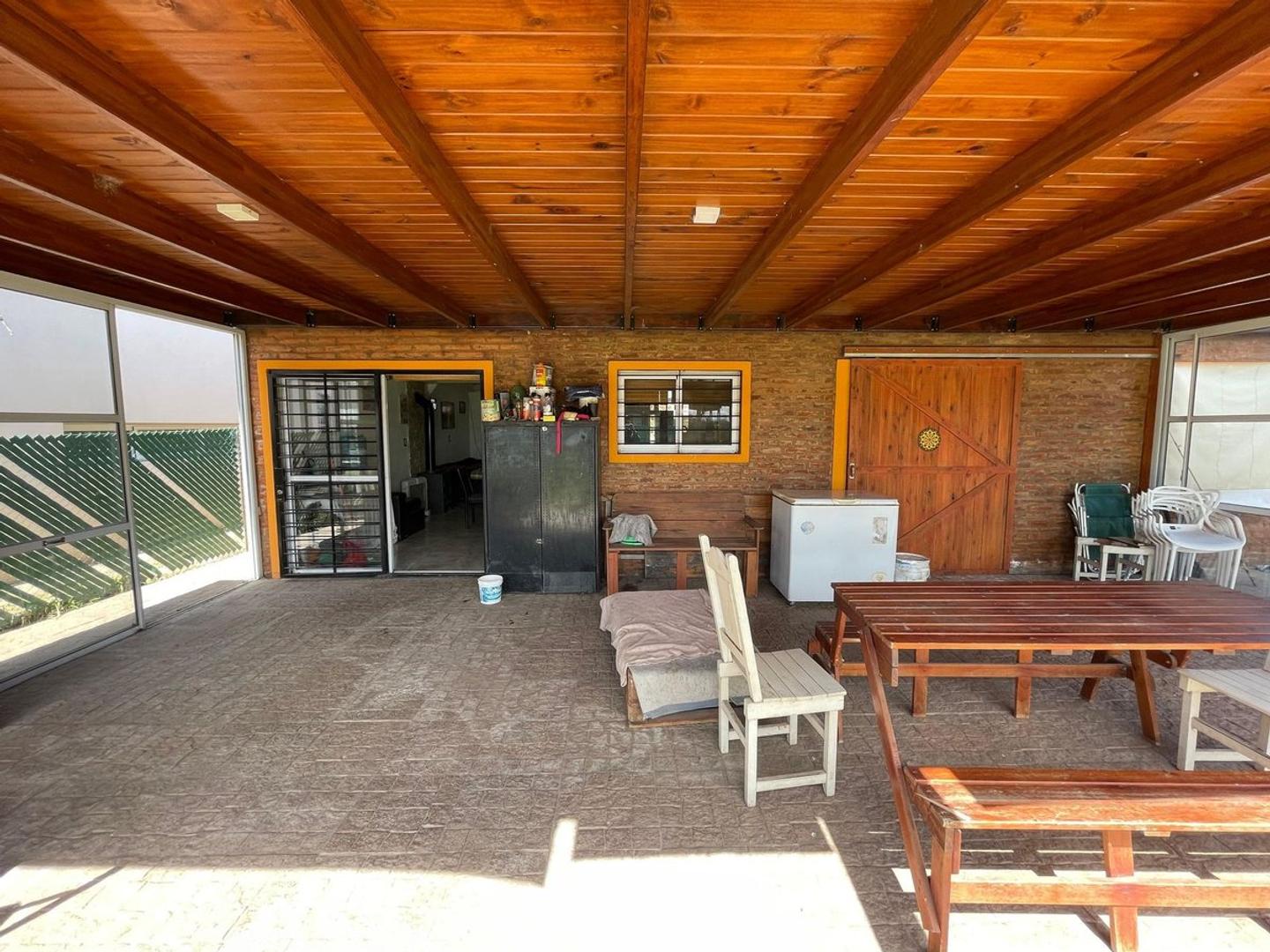 Casa 4 ambientes con 1 baño