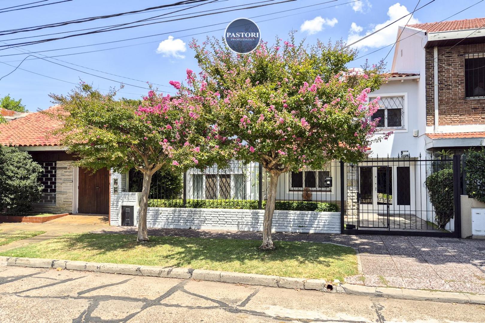 CASA DE 4 AMB EN OLIVOS