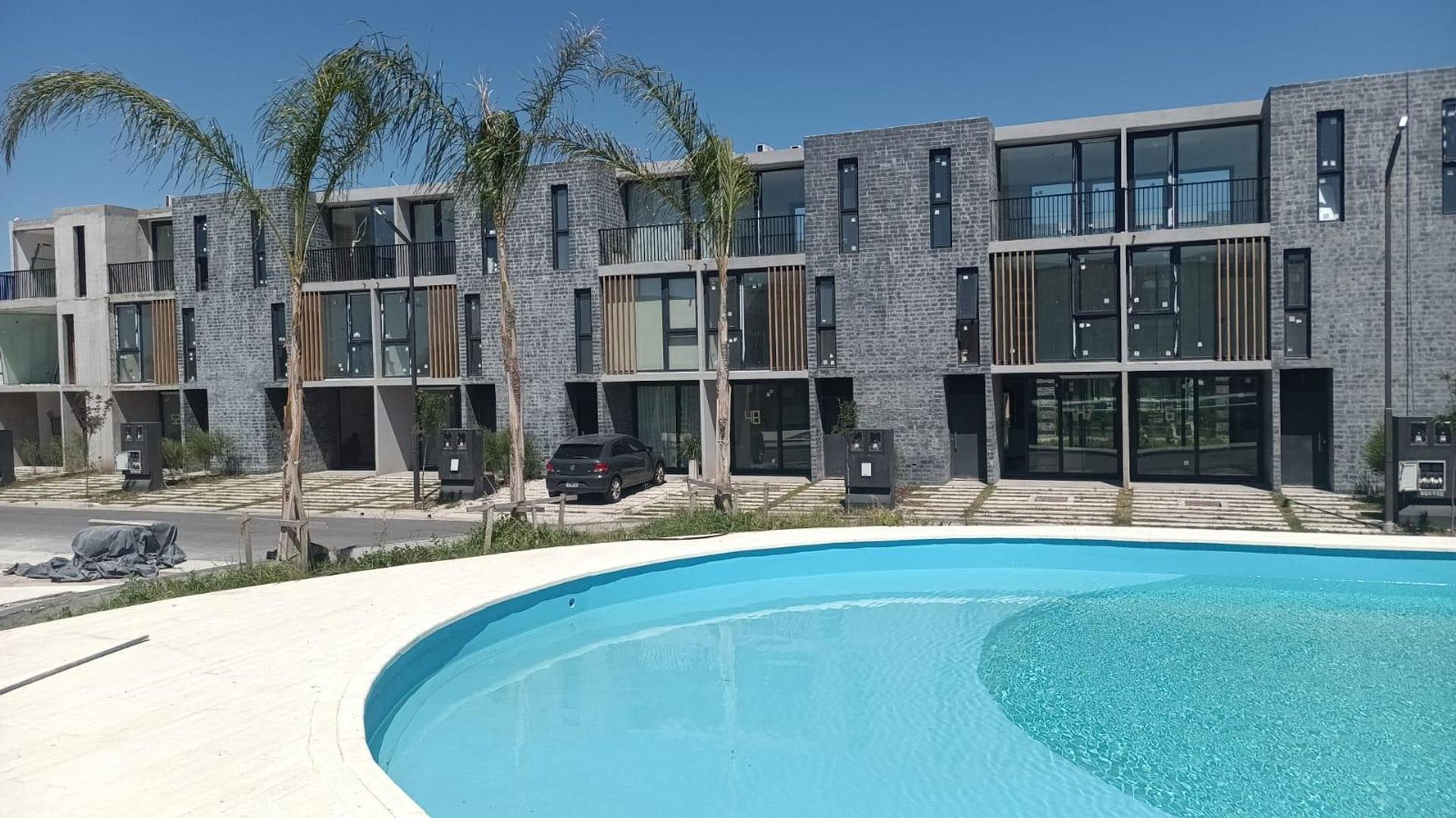 Casa Triplex en Alquiler y/o Venta, de 3 Dormitorios, en Tigre, Gba Norte.