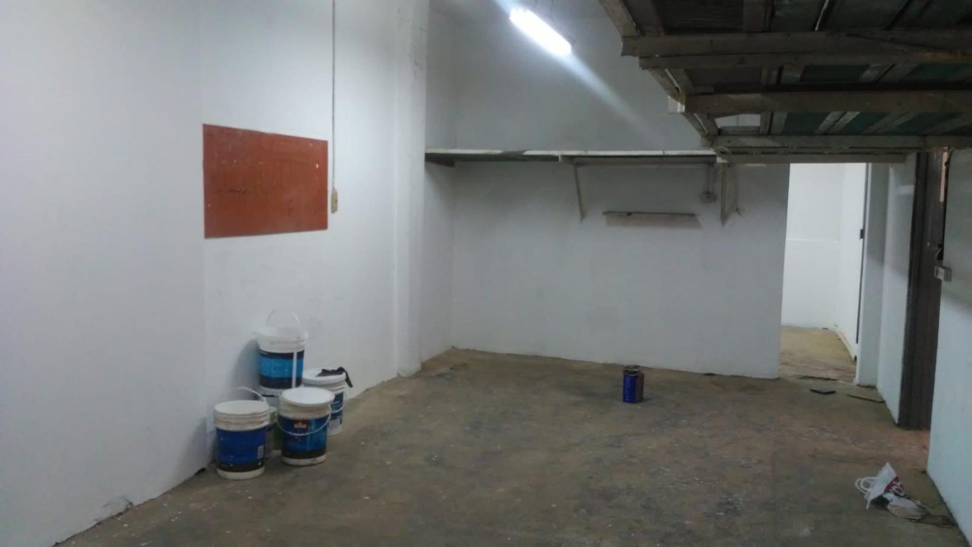 GALPON LOTE PROPIO FLORES PINTADO A NUEVO TOMA PERMUTA