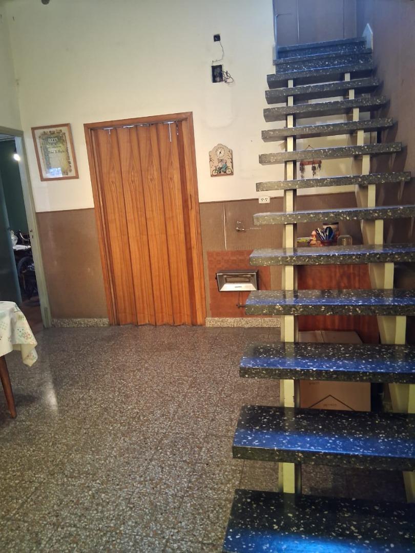 Depto Tipo Casa 4 ambientes con 2 baños