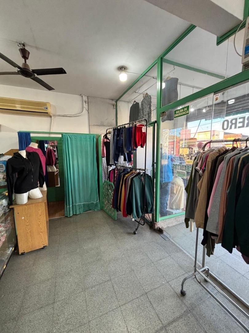 Amplio local comercial en venta en Monte Grande