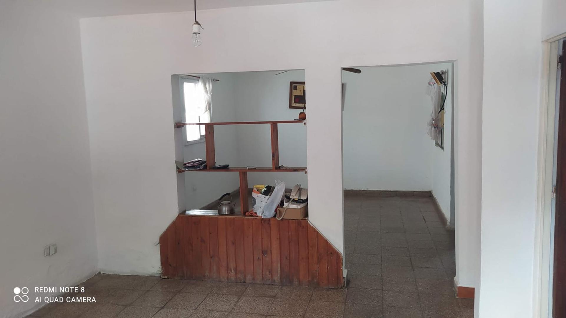 Venta- Casa de 2 dormitorios-patio- con departamento externo