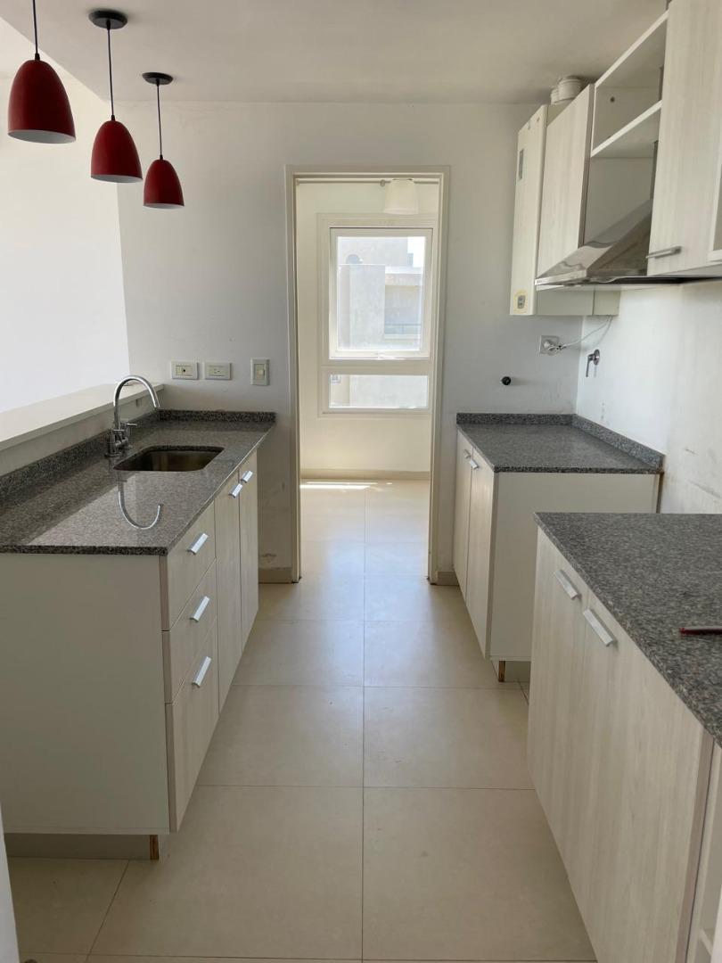 Departamento 4 ambientes con 3 baños