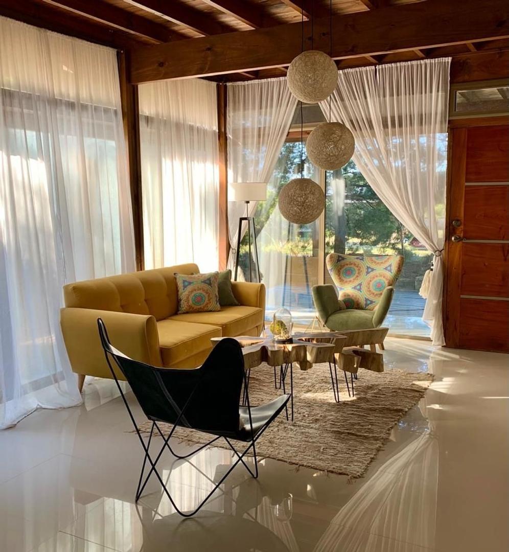 Casa en Venta con 6 cocheras