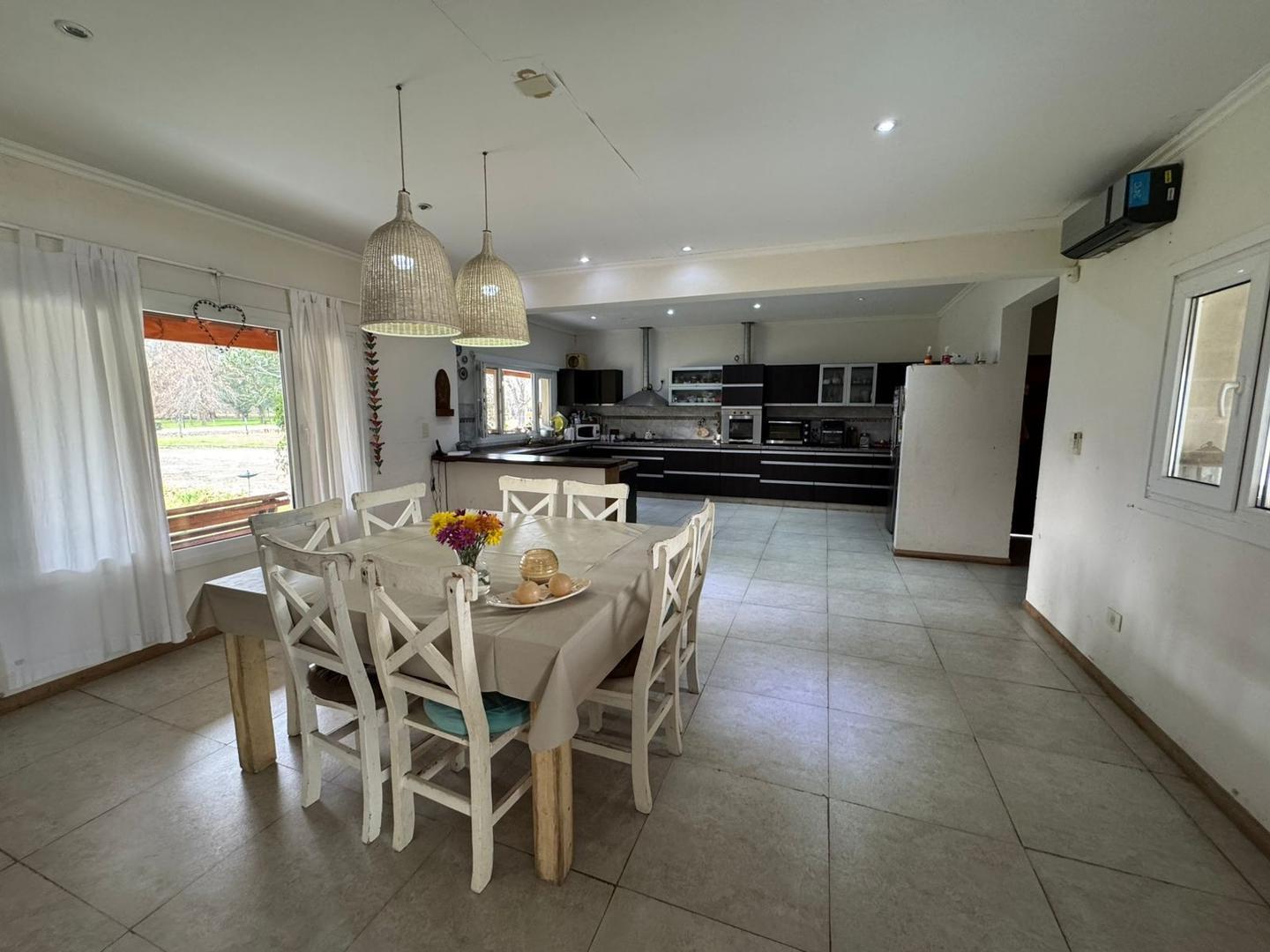 Casa 4 ambientes con 3 baños