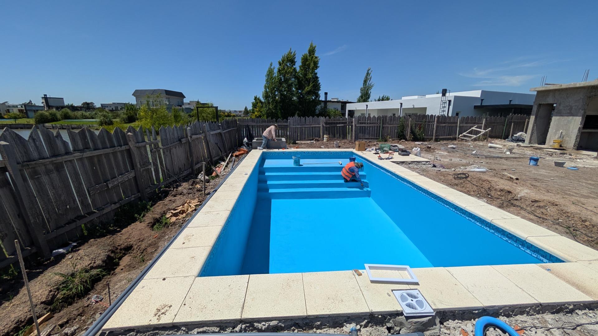 Casa en Venta con 3 cocheras