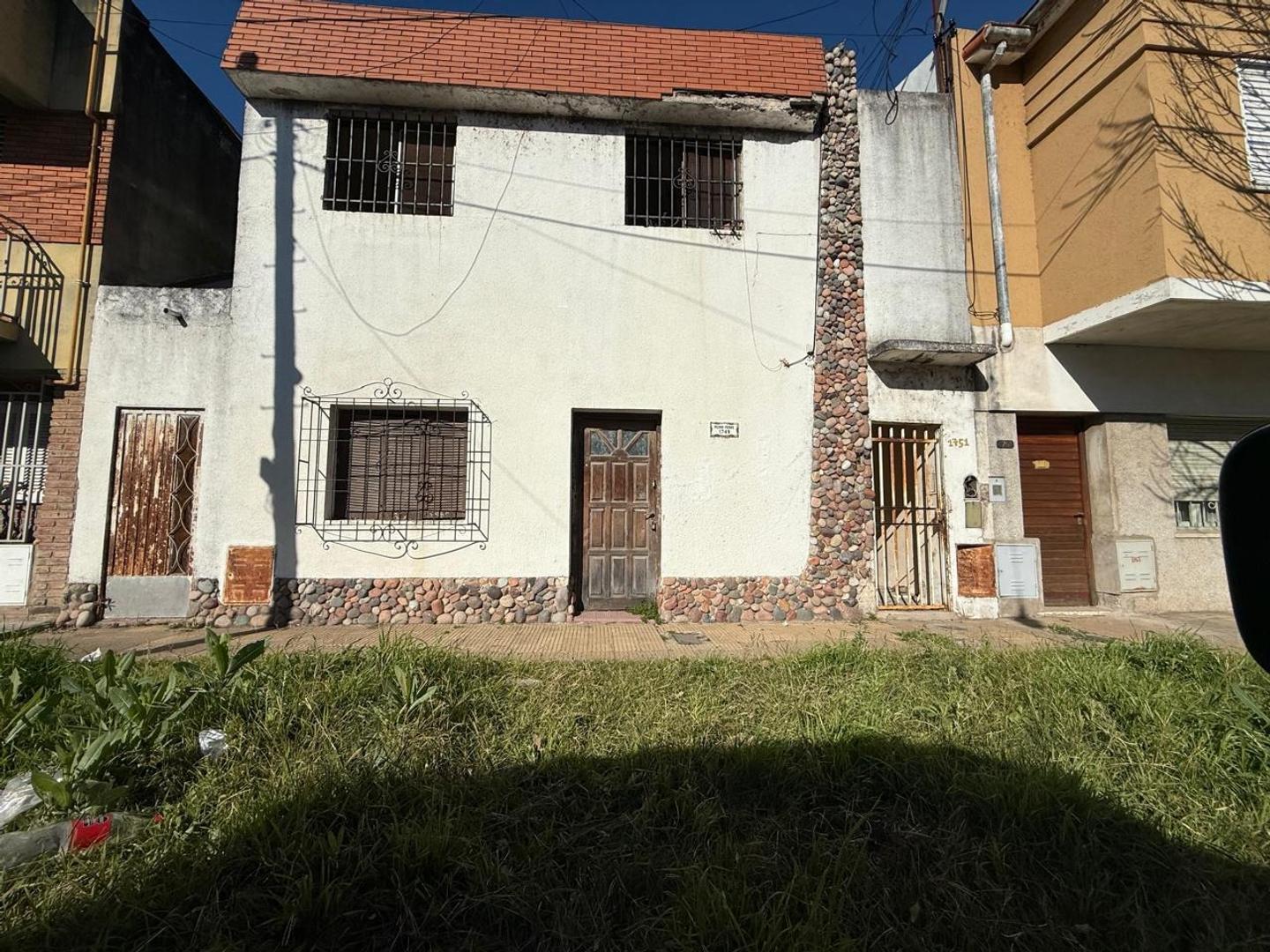 Casa a demoler/refaccionar - Pedro Ferre 1700- Santa Fe