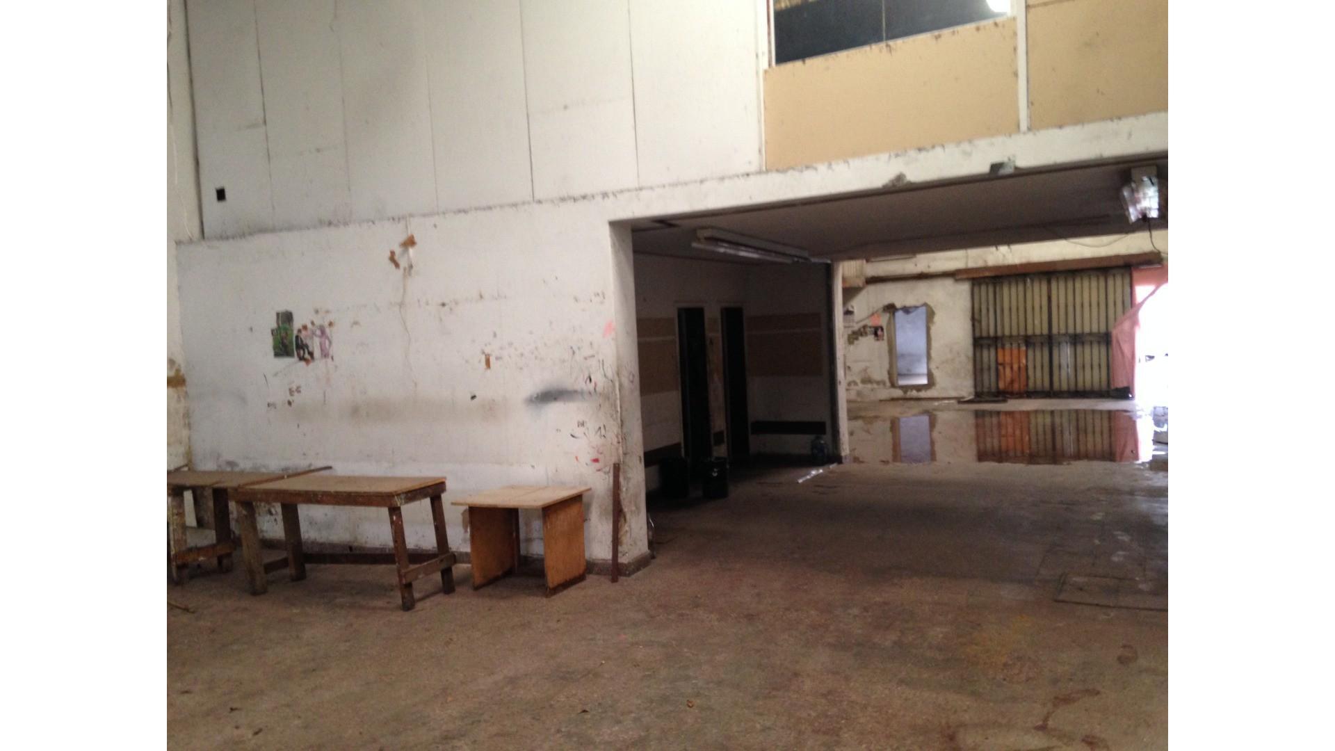 Galpon en Venta en Flores, USD 300.000