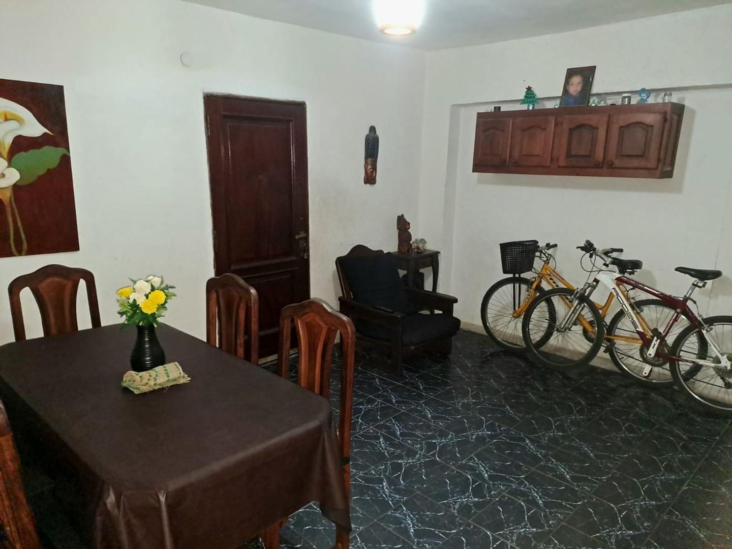 Casa 3 ambientes con 1 baño