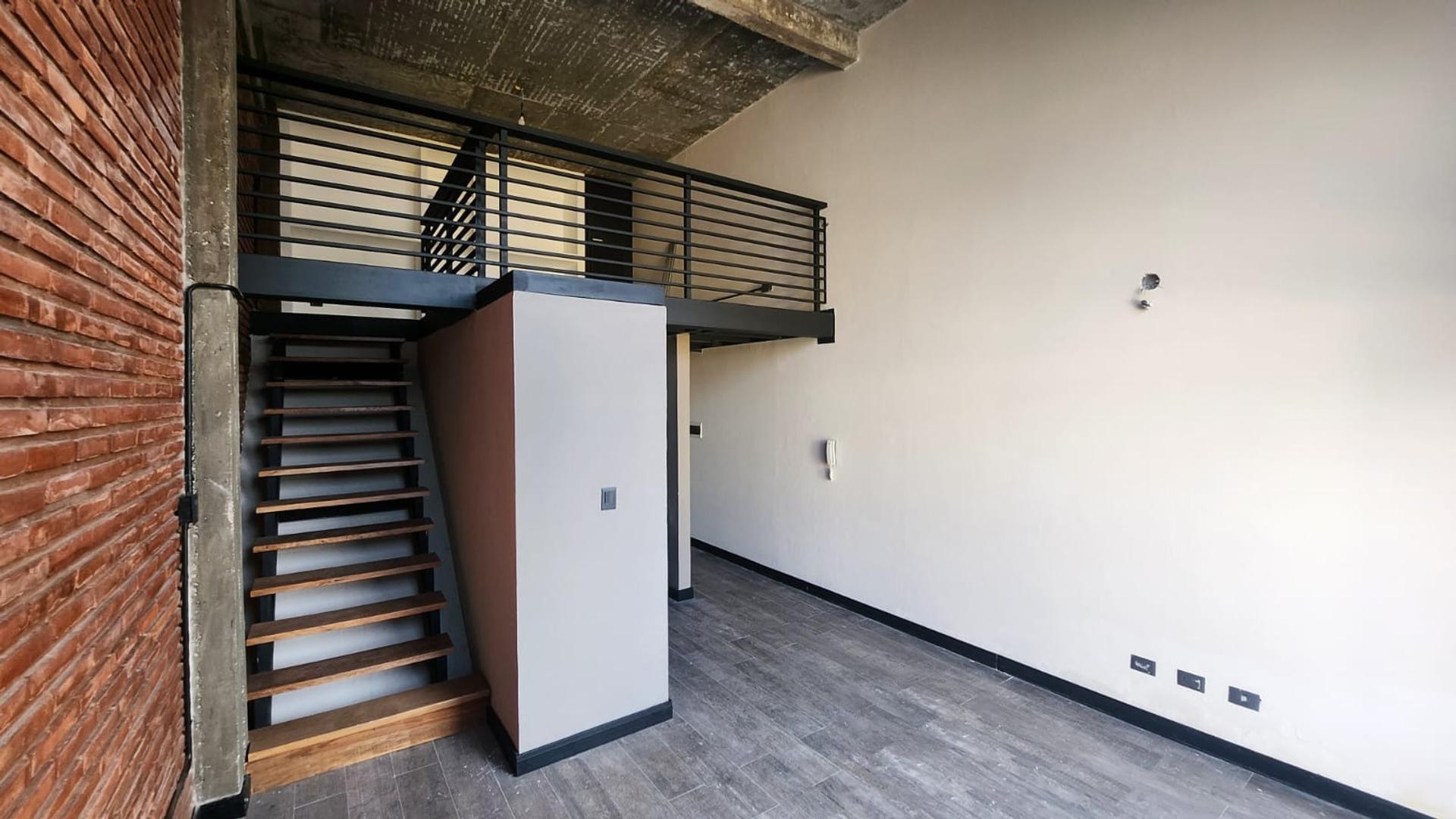 Madariaga 1700 , Piso 1