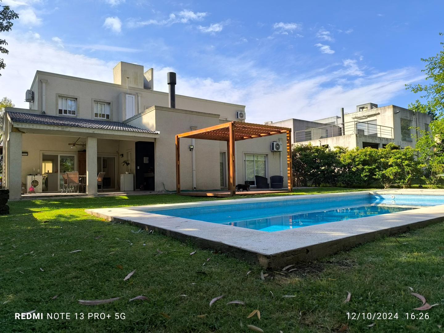 Casa 4 ambientes con 3 baños