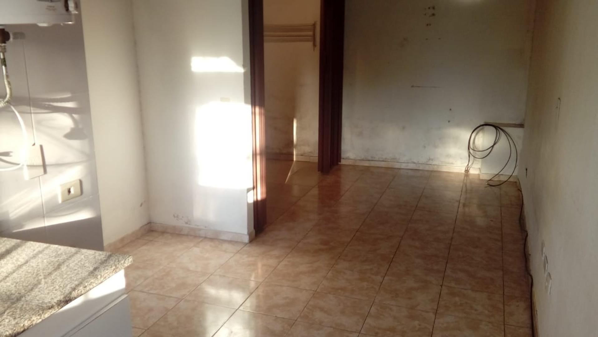 Depto Tipo Casa en Alquiler en Villa Ballester, $ 600.000