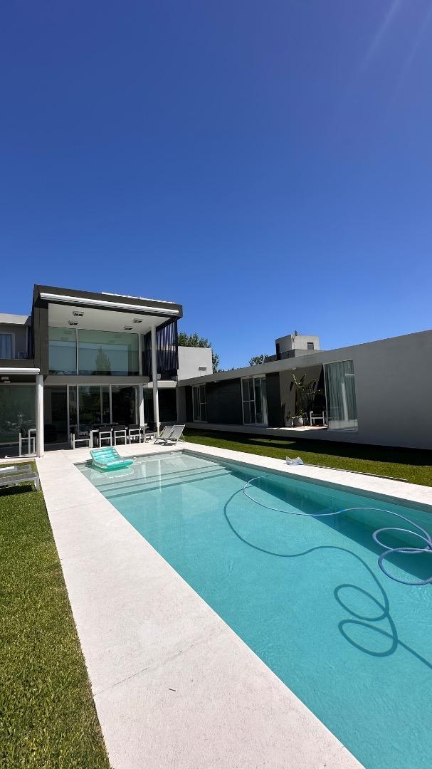 Casa en Venta de 5 dormitorios