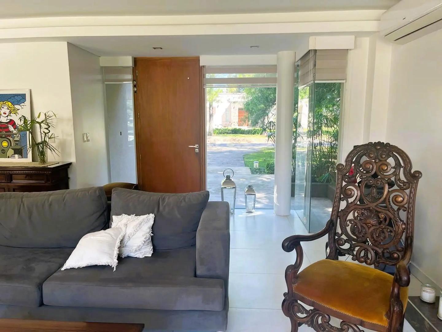 Casa en Venta en Club Miralagos, USD 450.000