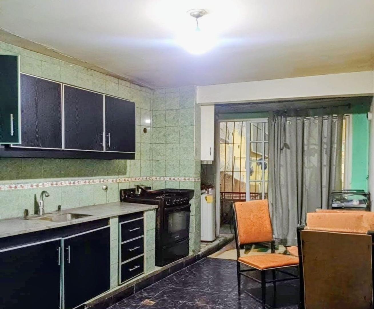 Casa 4 ambientes con 1 baño