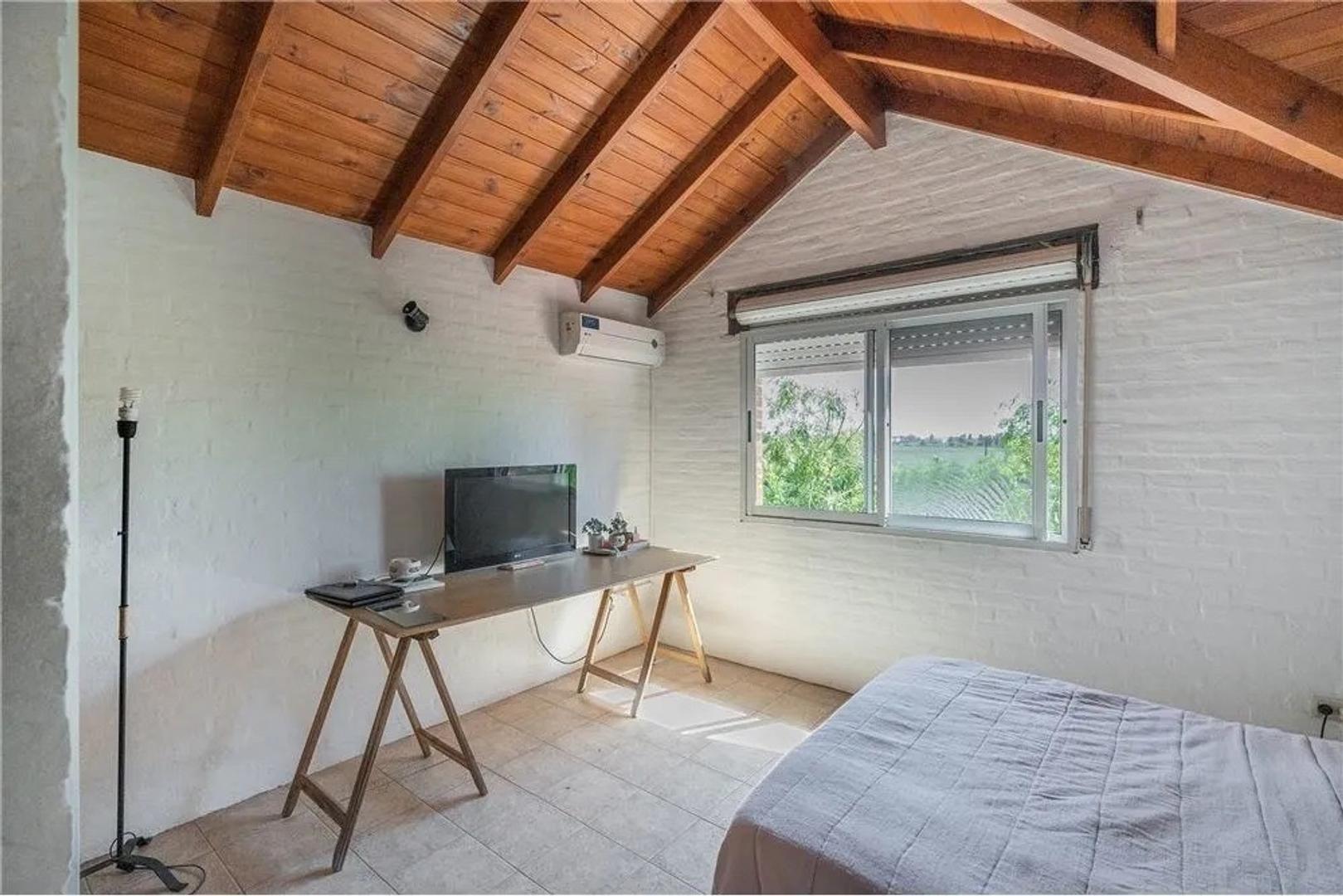 Casa 6 ambientes con 4 baños