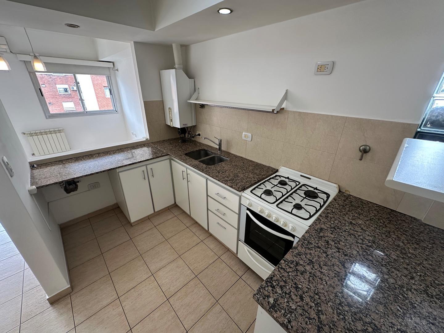 Departamento en Alquiler en Adrogue, $ 700.000