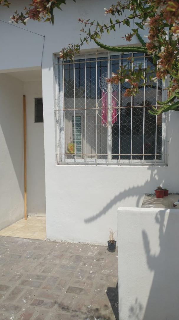 Depto Tipo Casa 2 ambientes con 1 baño