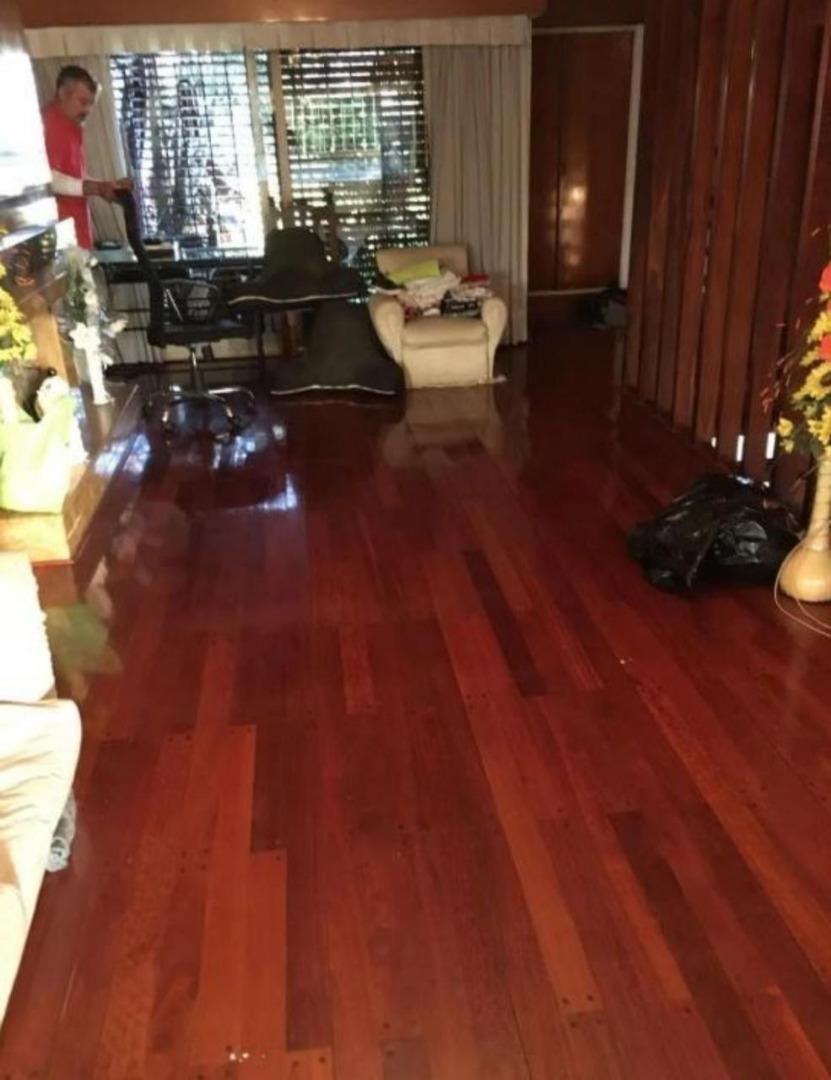 Casa en Venta con 3 cocheras