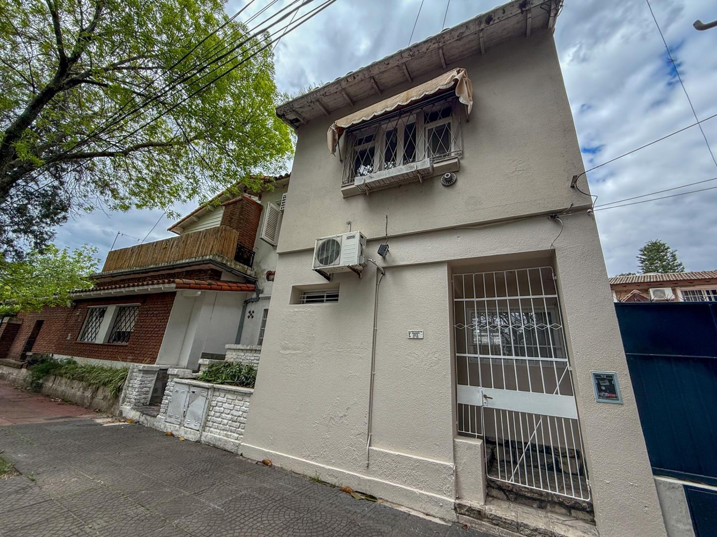 Ph en Alquiler 2 plantas 3 ambientes con toilette