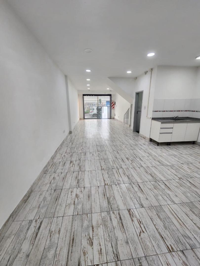 Local en Alquiler en Wilde, $ 680.000