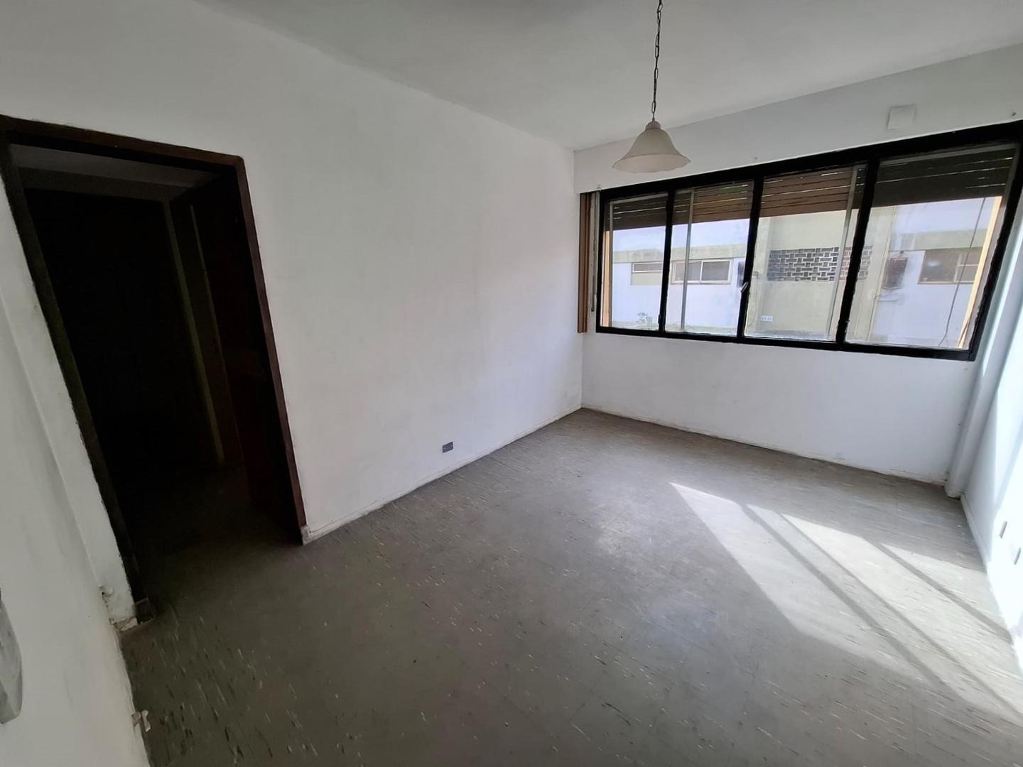 Av. Boulogne Sur Mer 2051 , Piso 1