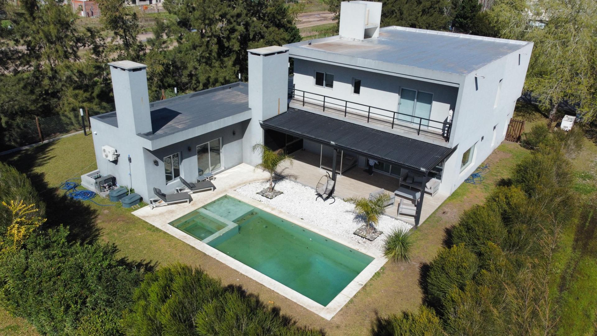 Casa 5 ambientes con 5 baños