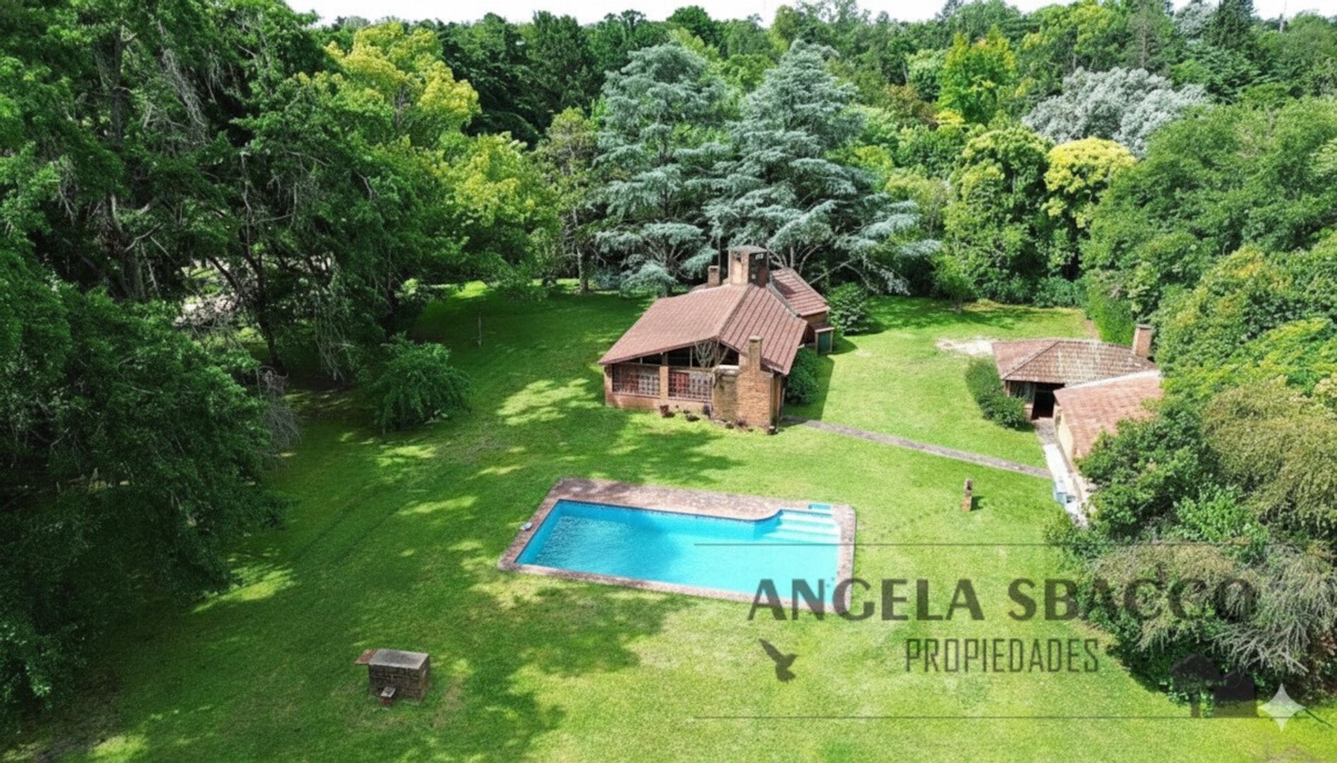 Hermosa Casa quinta en Barrio parque el Remanso. APTO CREDIT