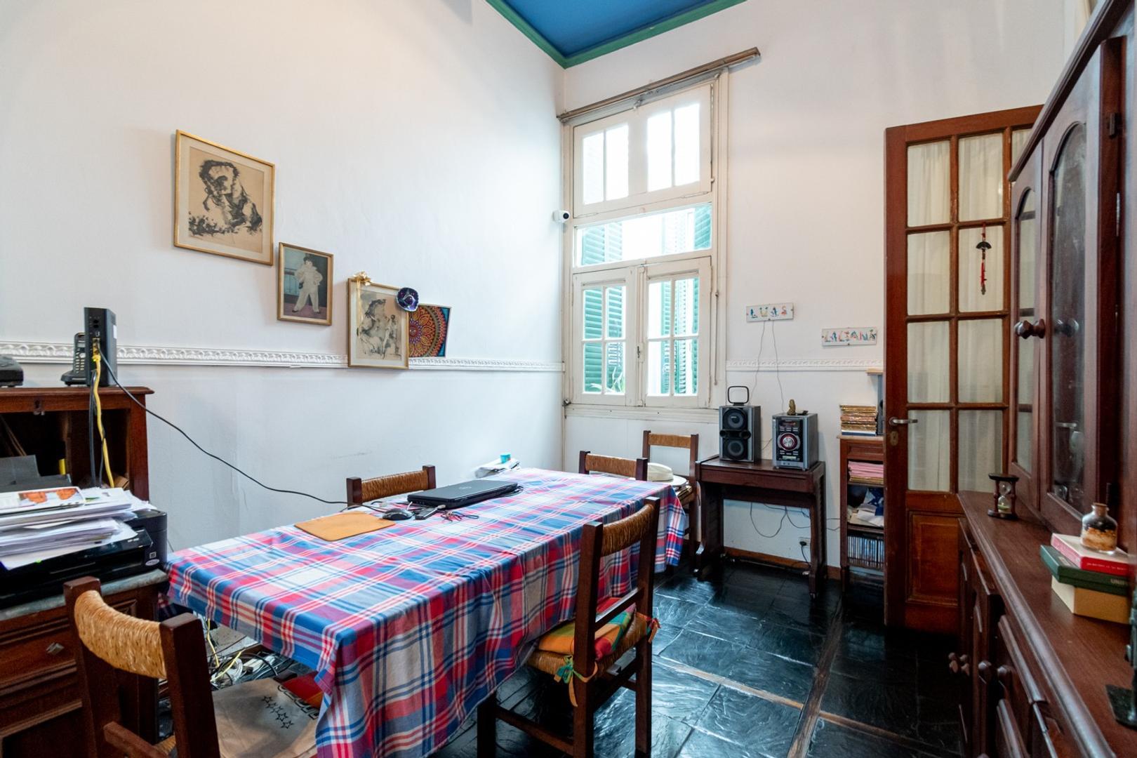 Depto Tipo Casa 4 ambientes con 2 baños