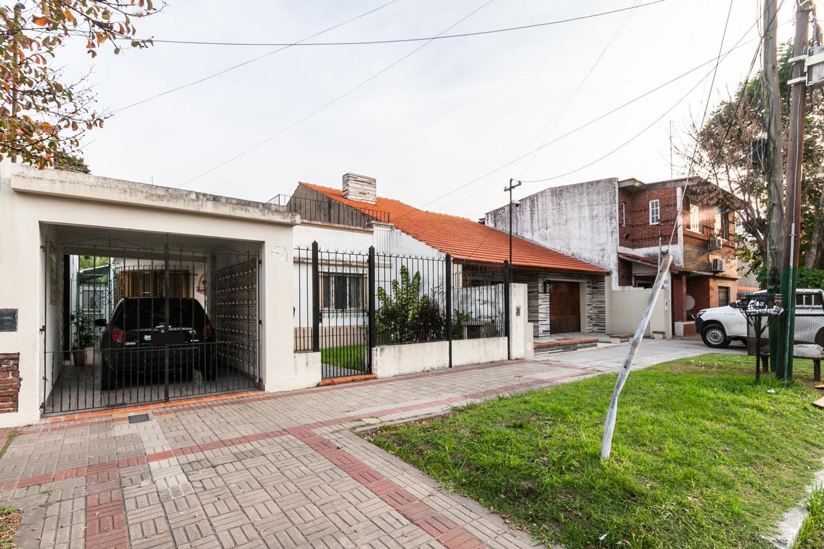 Casa en Venta con 1 cochera
