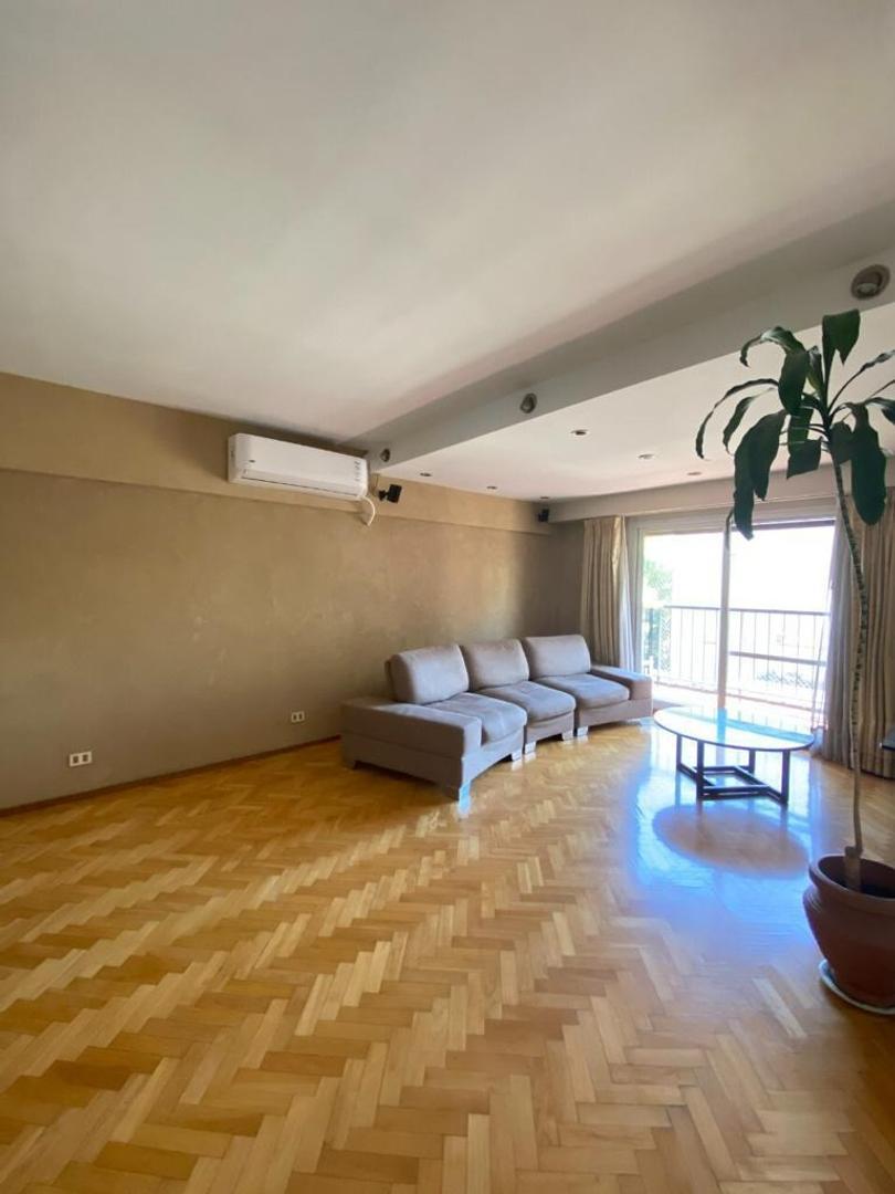 Borges 2100 , Piso 8