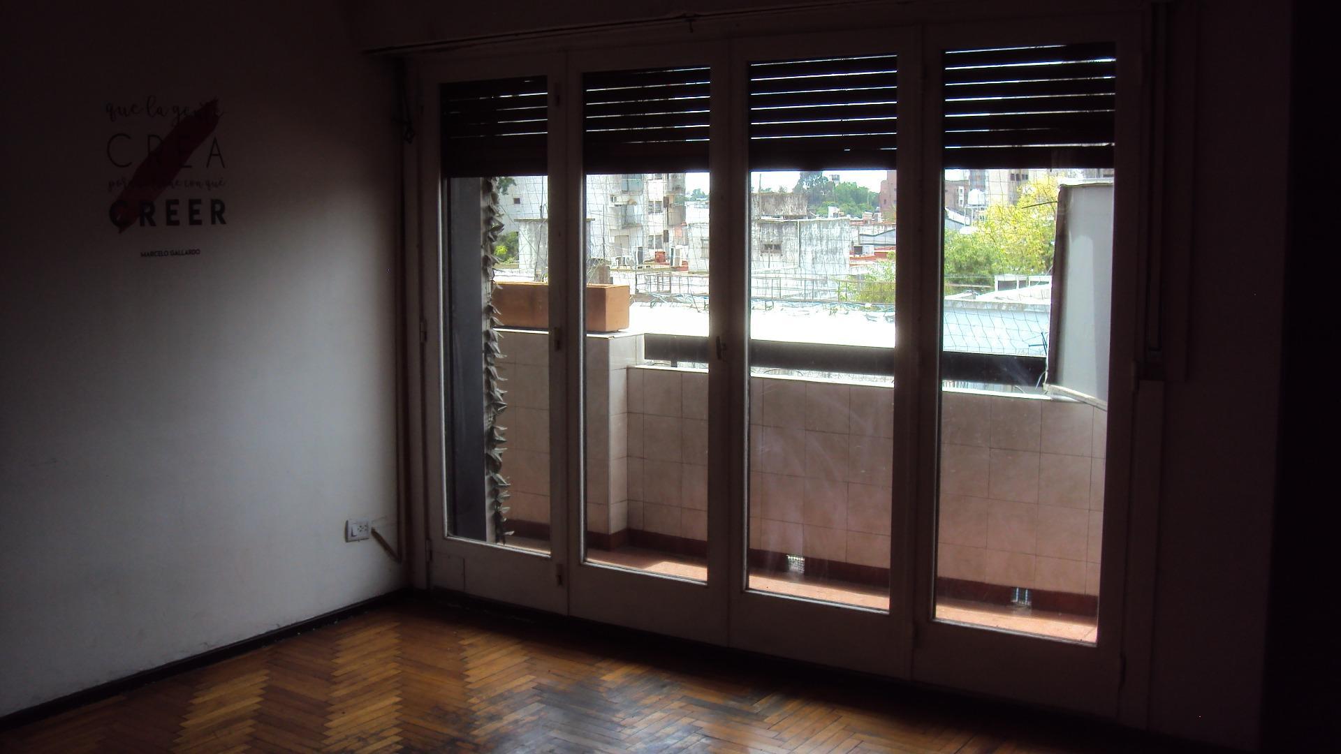 Belgrano 100, Piso 3