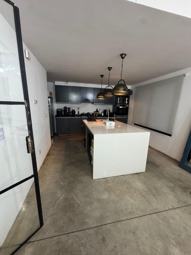 Casa 4 ambientes con 4 baños