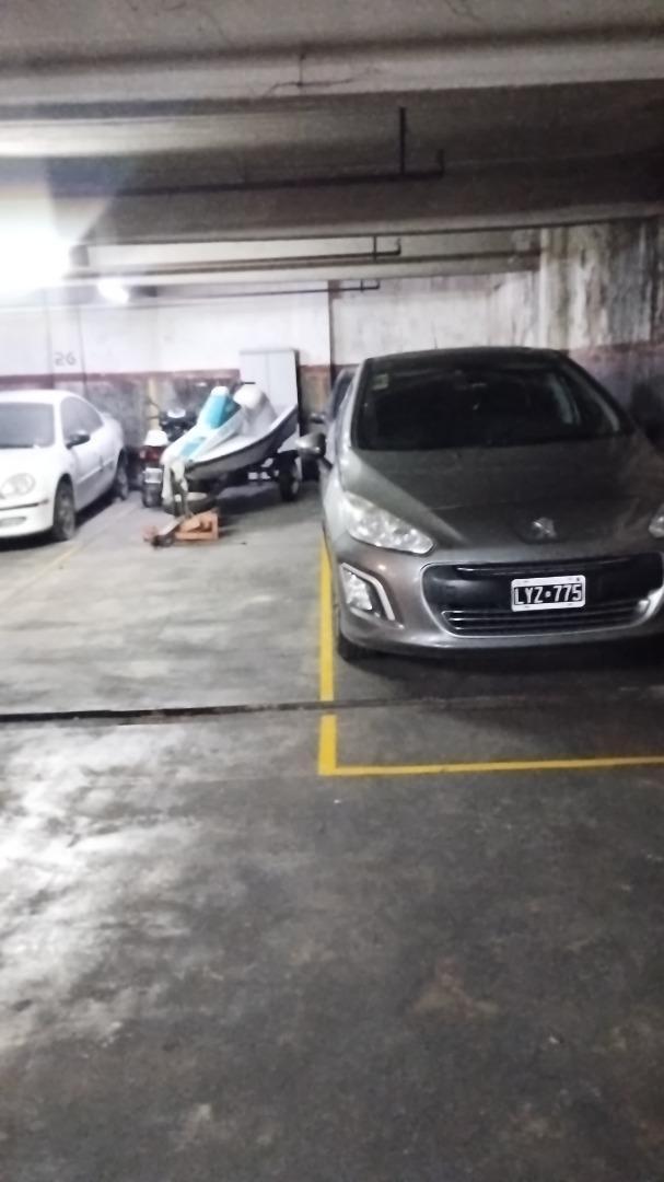 COCHERA DOBLE  , EXCELENTE UBICACIÓN