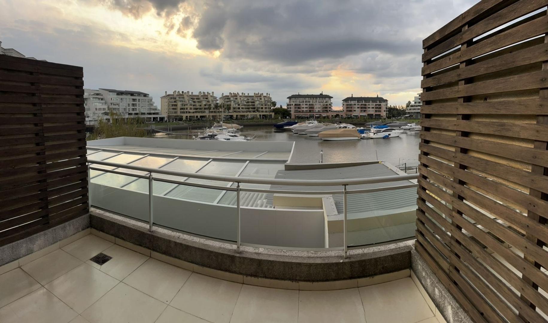 Av Del Puerto 200, Piso 1