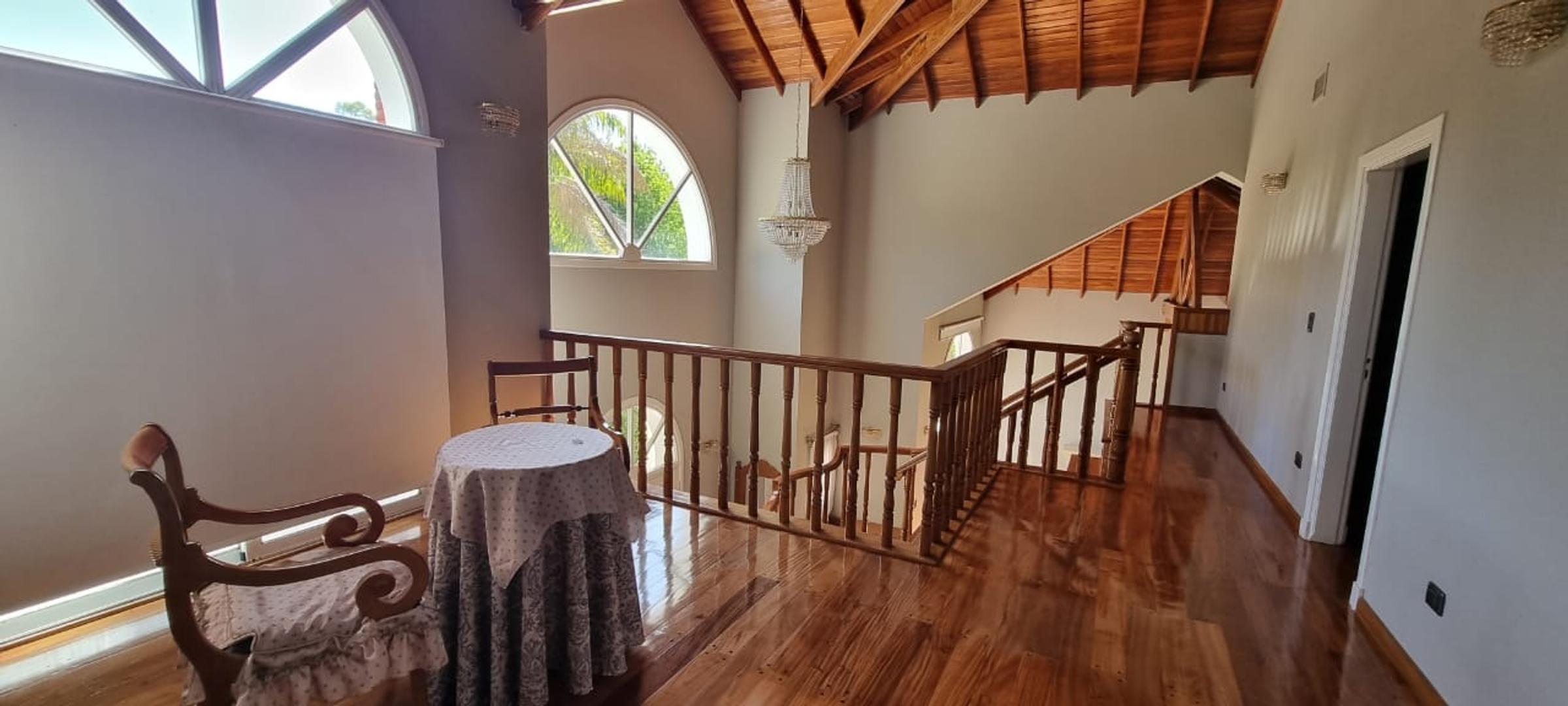 Casa en Venta en Campos De Alvarez, USD 590.000