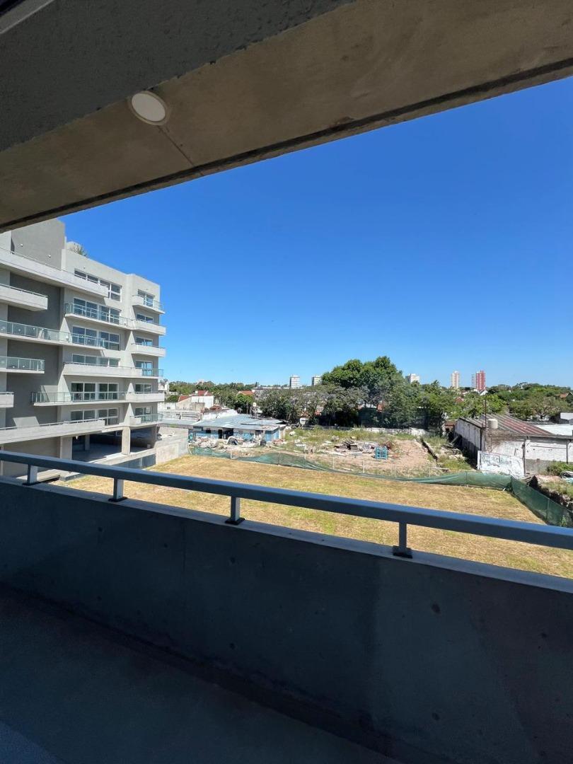 Departamento en Alquiler con 1 cocheras