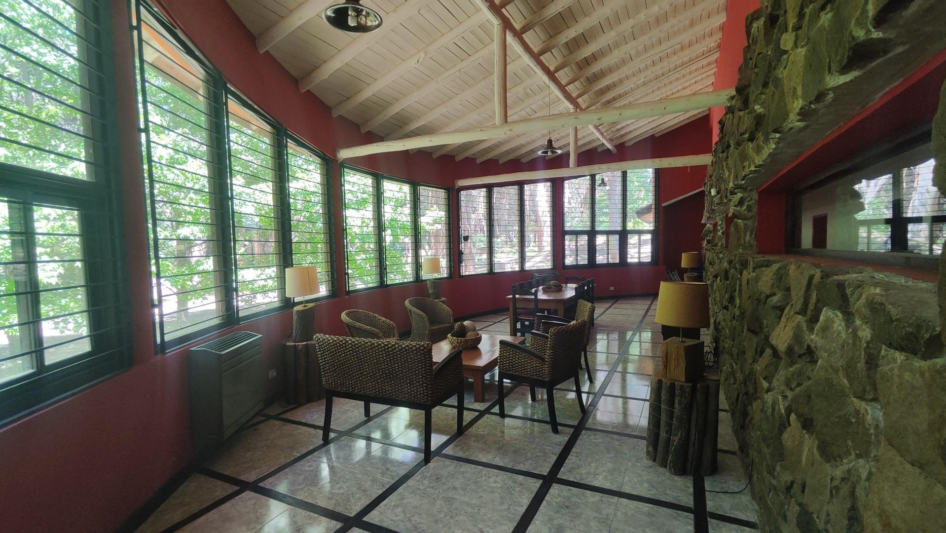 Chalet en barrio privado "El Descanso" - Aguas verdes