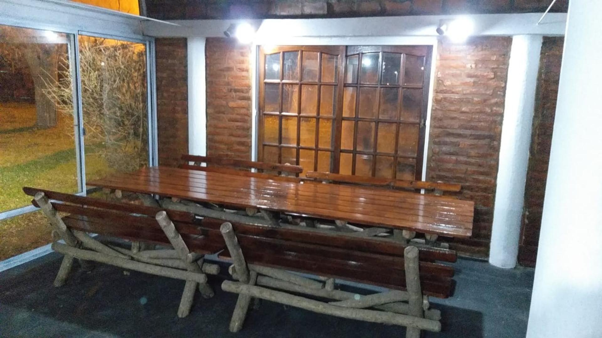 Casa en Venta en Cruce Castelar, USD 265.000