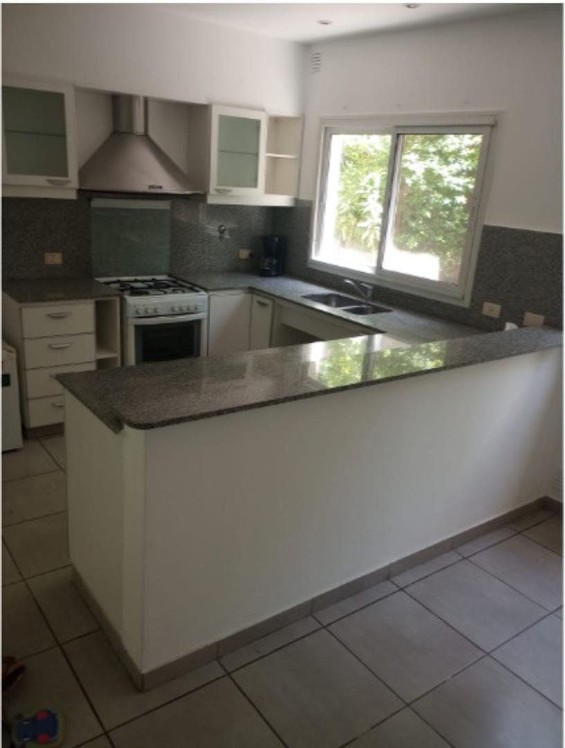 Casa en Venta con 5 cocheras