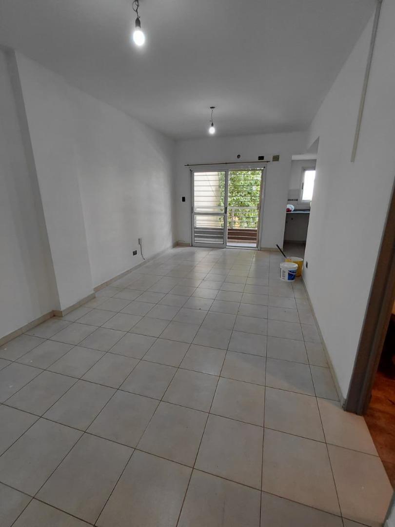 Rafaela 3800, Piso 2