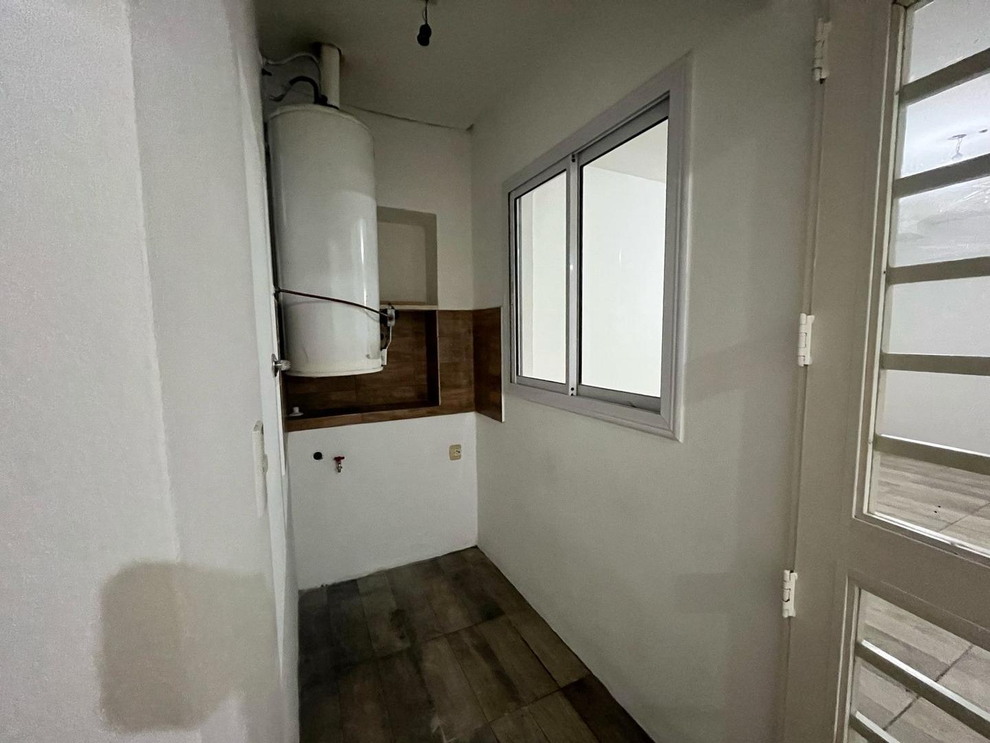 CASA PH - 4 AMBIENTES - MORENO CENTRO