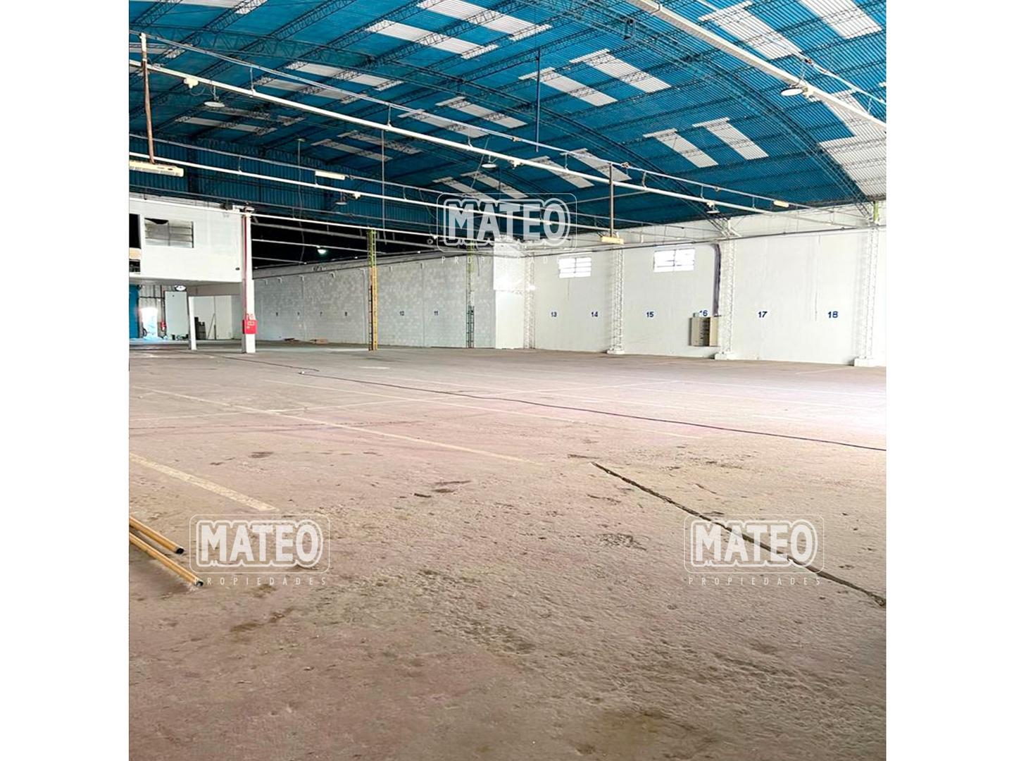 Centro de Paso del Rey. Galpón/Depósito en Alquiler.